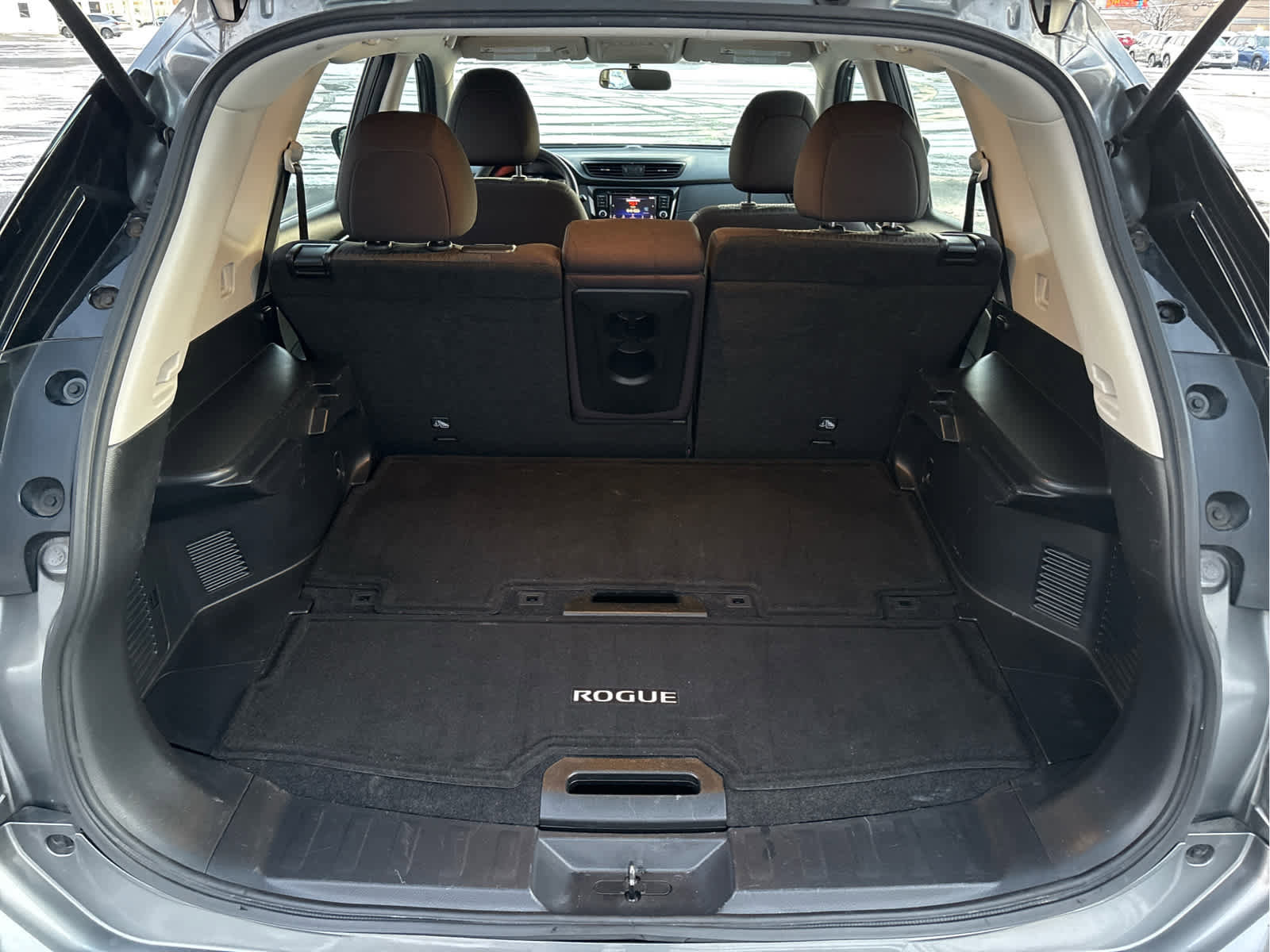 Used 2018 Nissan Rogue S image 9