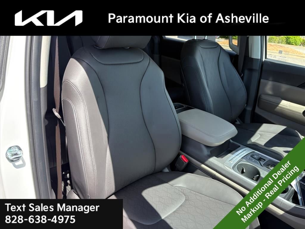 New 2026 Kia Carnival FWD image 19