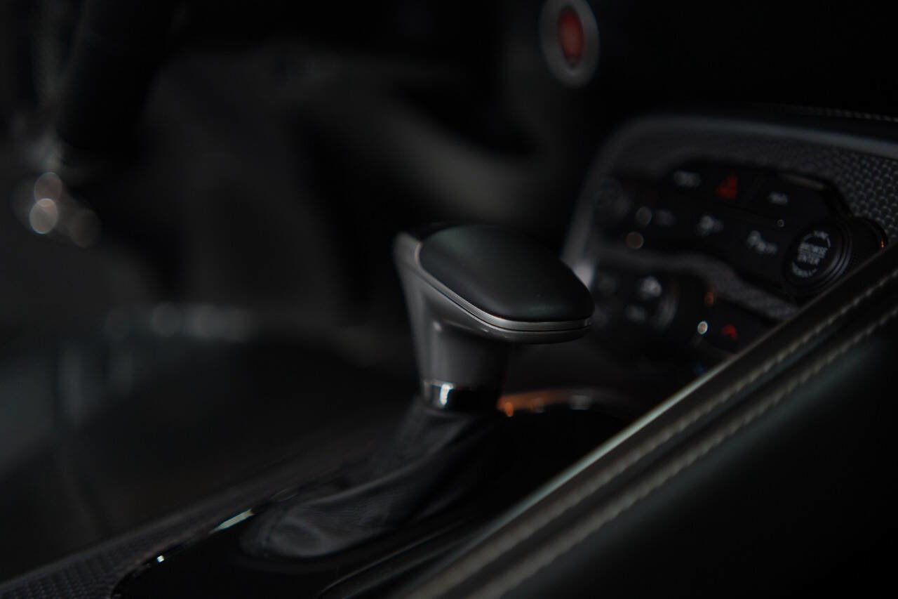 Used 2015 Dodge Challenger SRT Hellcat image 96