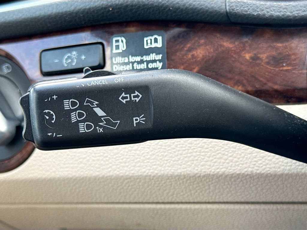 Used 2012 Volkswagen Passat TDI SEL Premium FWD image 12