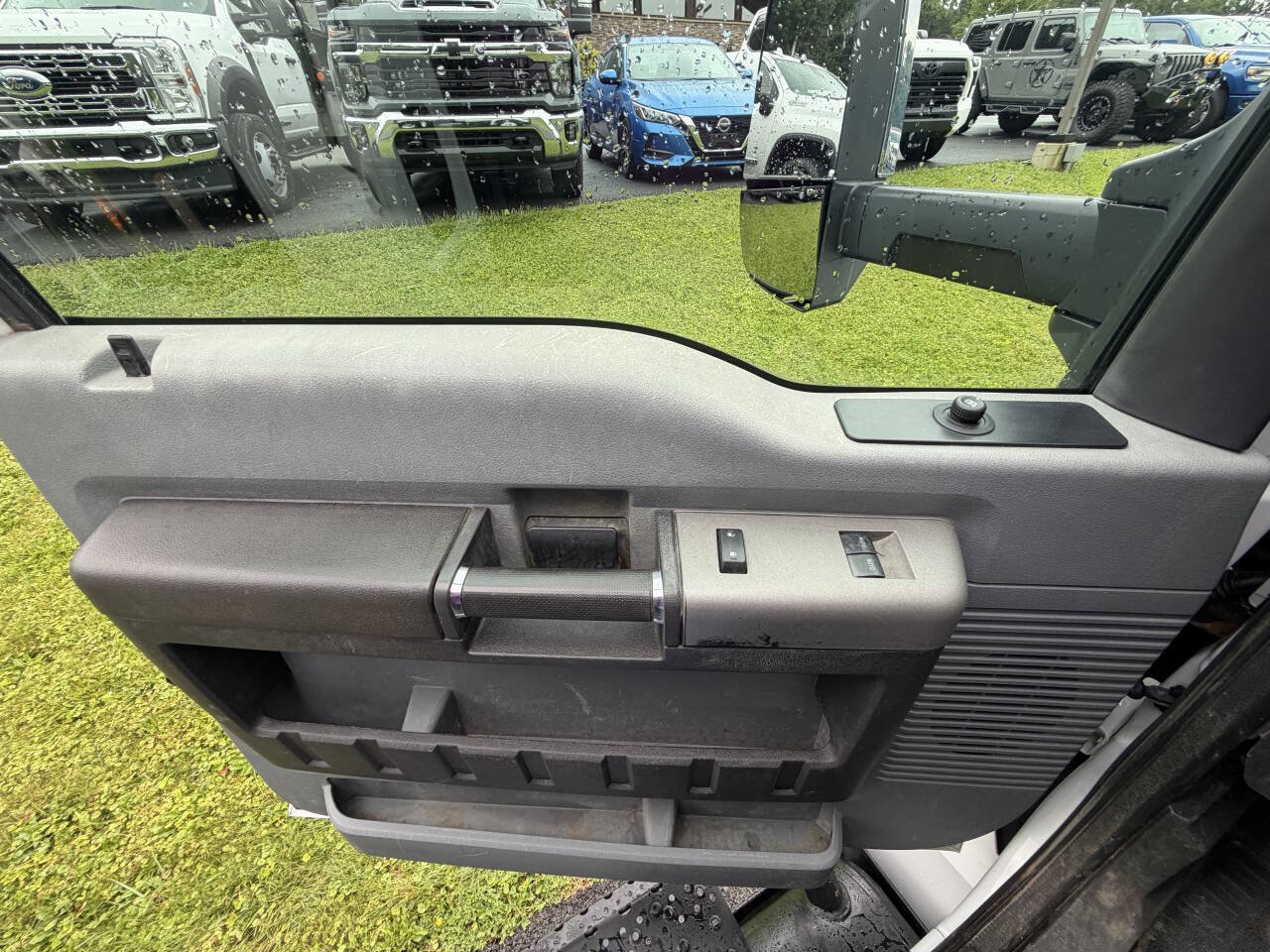 Used 2017 Ford F650 2WD SuperCab Super Duty image 36