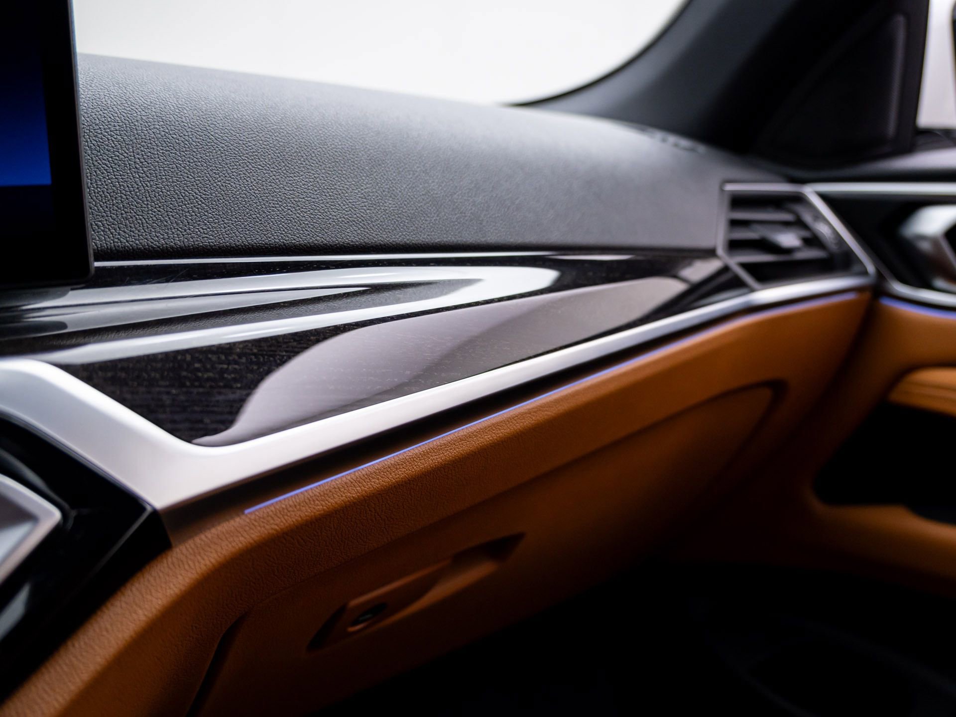 Certified 2024 BMW 430i xDrive Convertible w/ Convenience Package image 28