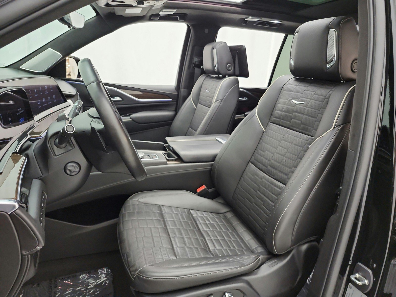 Used 2023 Cadillac Escalade Sport Platinum w/ LPO, ONYX Package AWD/4WD image 15