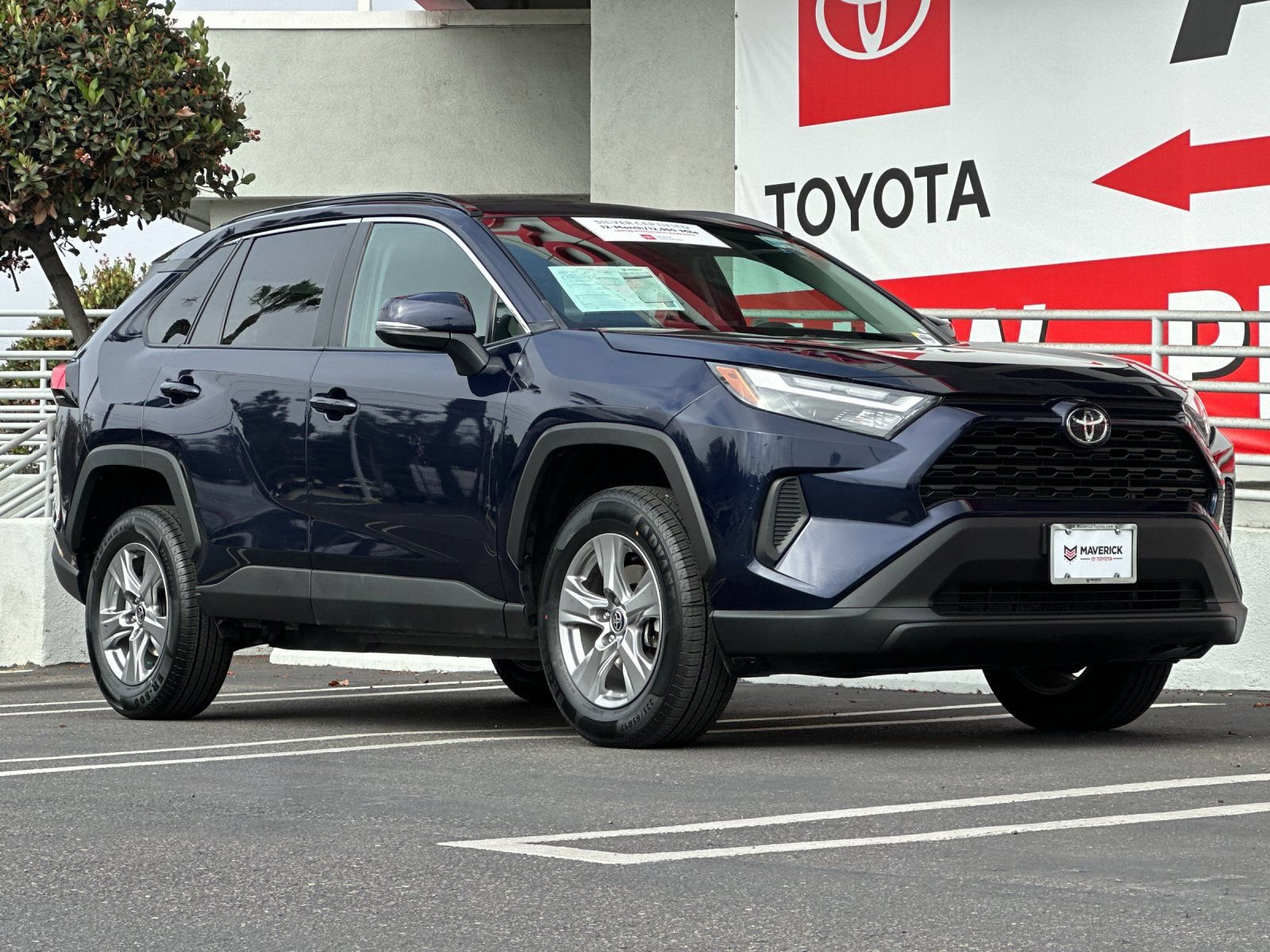 Used 2024 Toyota RAV4 XLE FWD image 7