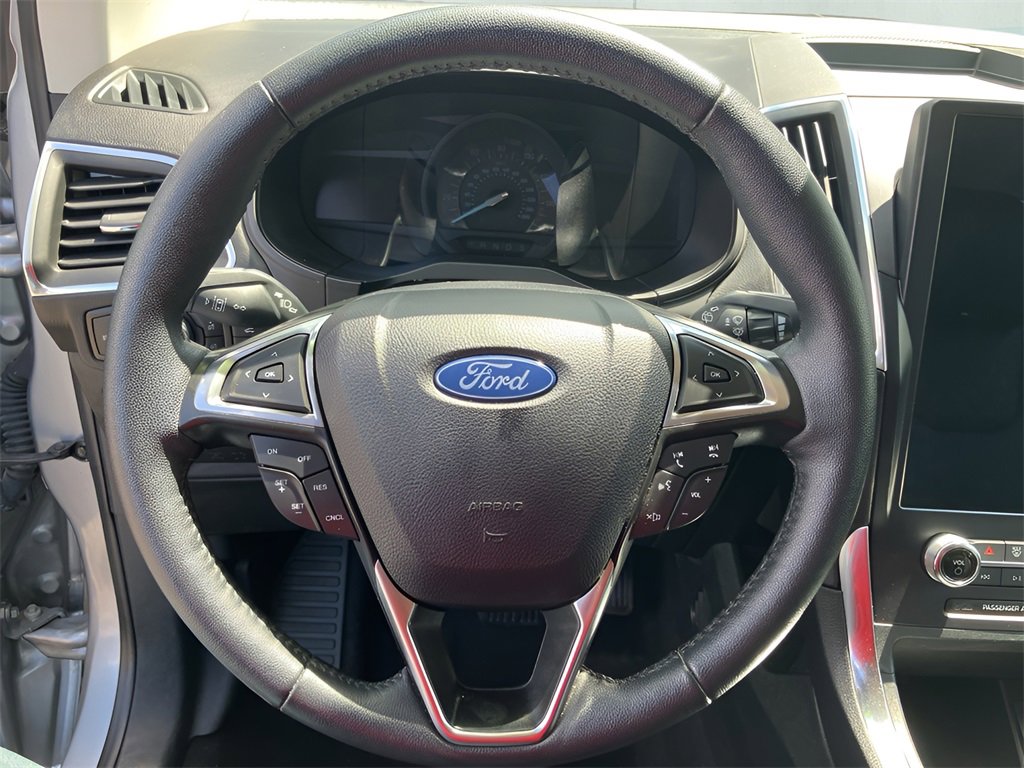 Used 2024 Ford Edge Titanium image 11