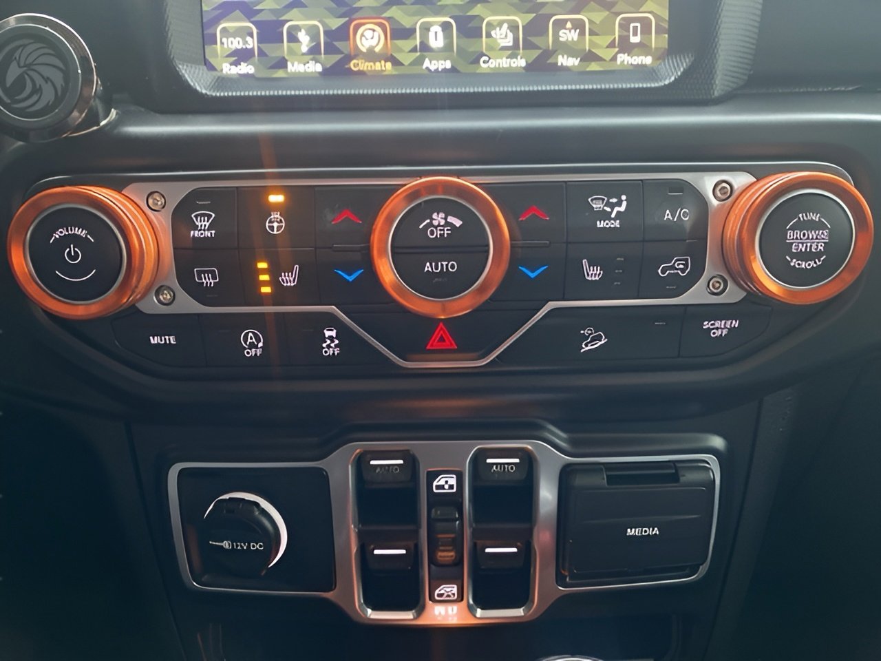 Used 2018 Jeep Wrangler Unlimited Sahara image 18