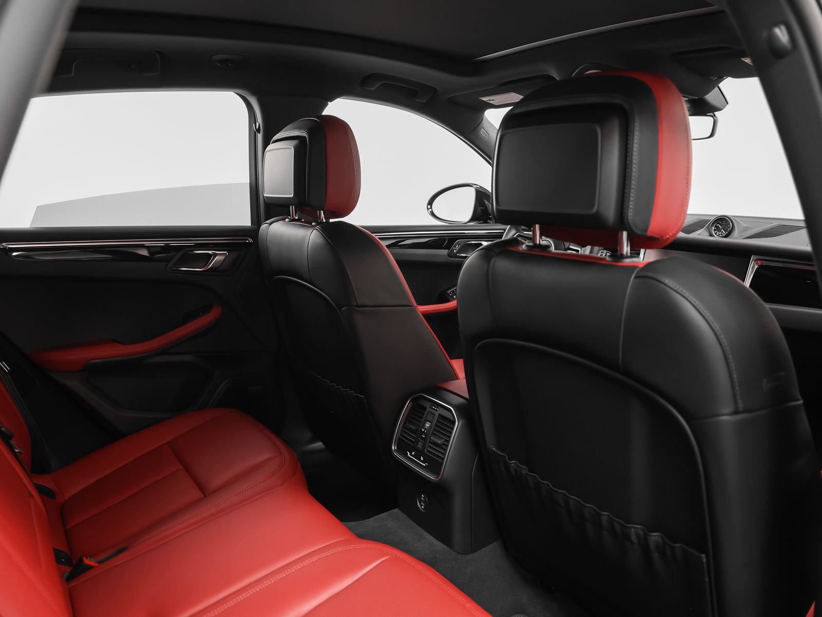 New 2026 Porsche Macan AWD/4WD image 25