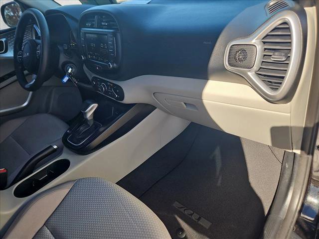 Used 2023 Kia Soul LX image 20