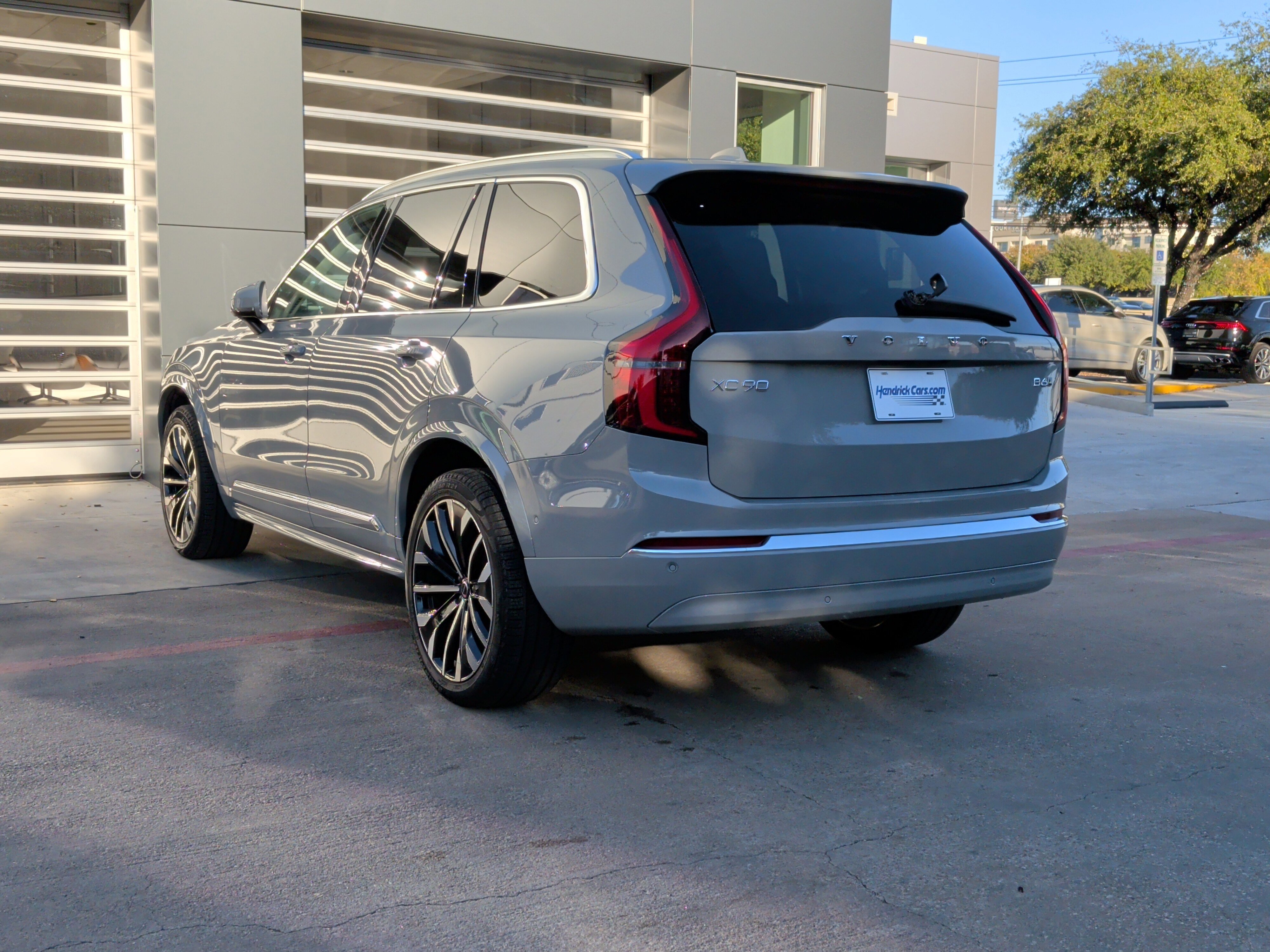 Used 2025 Volvo XC90 B6 Plus image 7