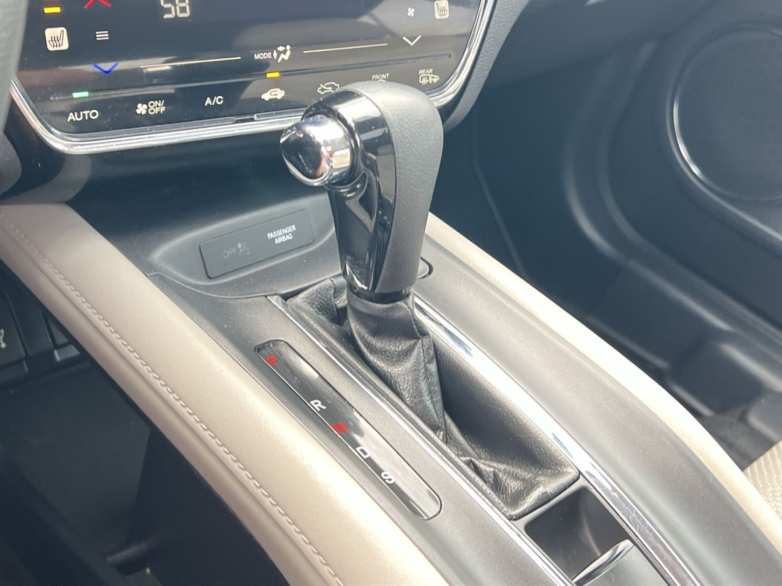 Used 2017 Honda HR-V EX image 19