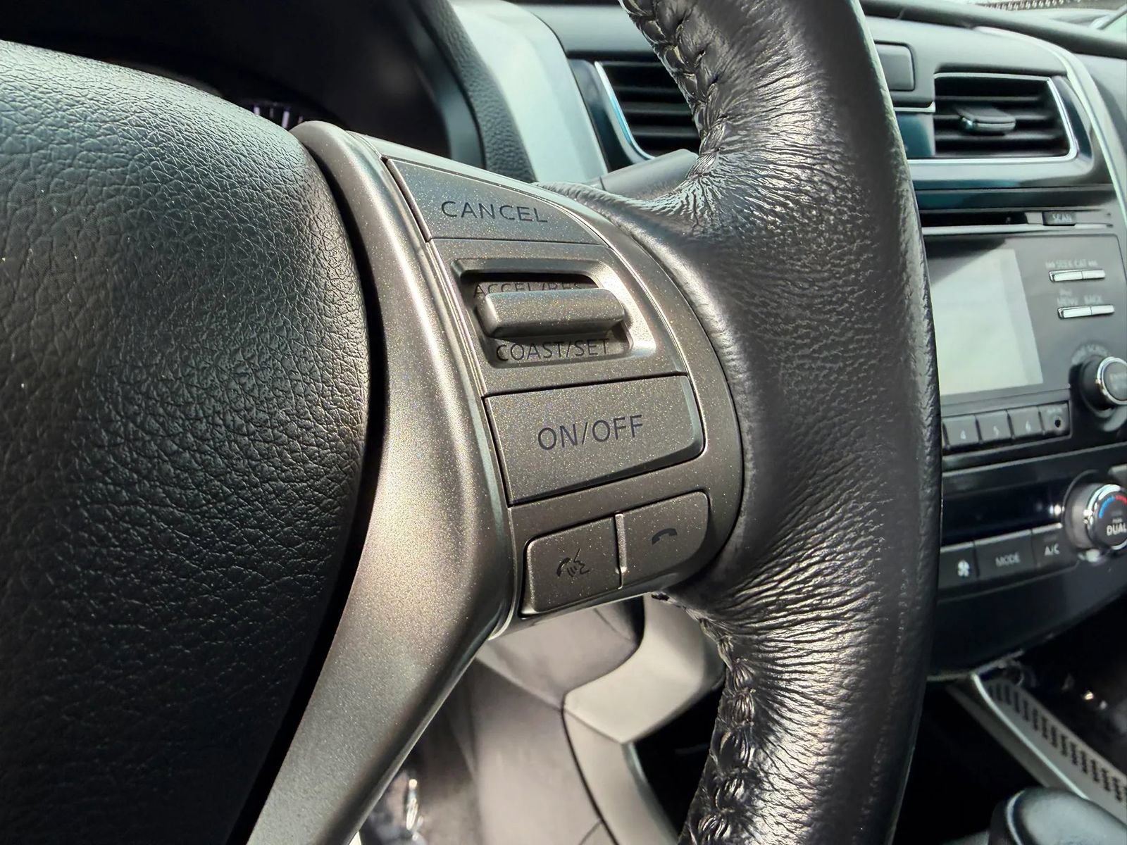 Used 2013 Nissan Altima 2.5 SL FWD image 21