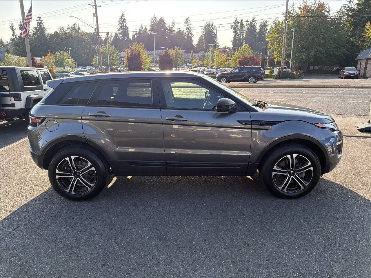 Used 2017 Land Rover Range Rover Evoque SE Premium AWD/4WD image 10
