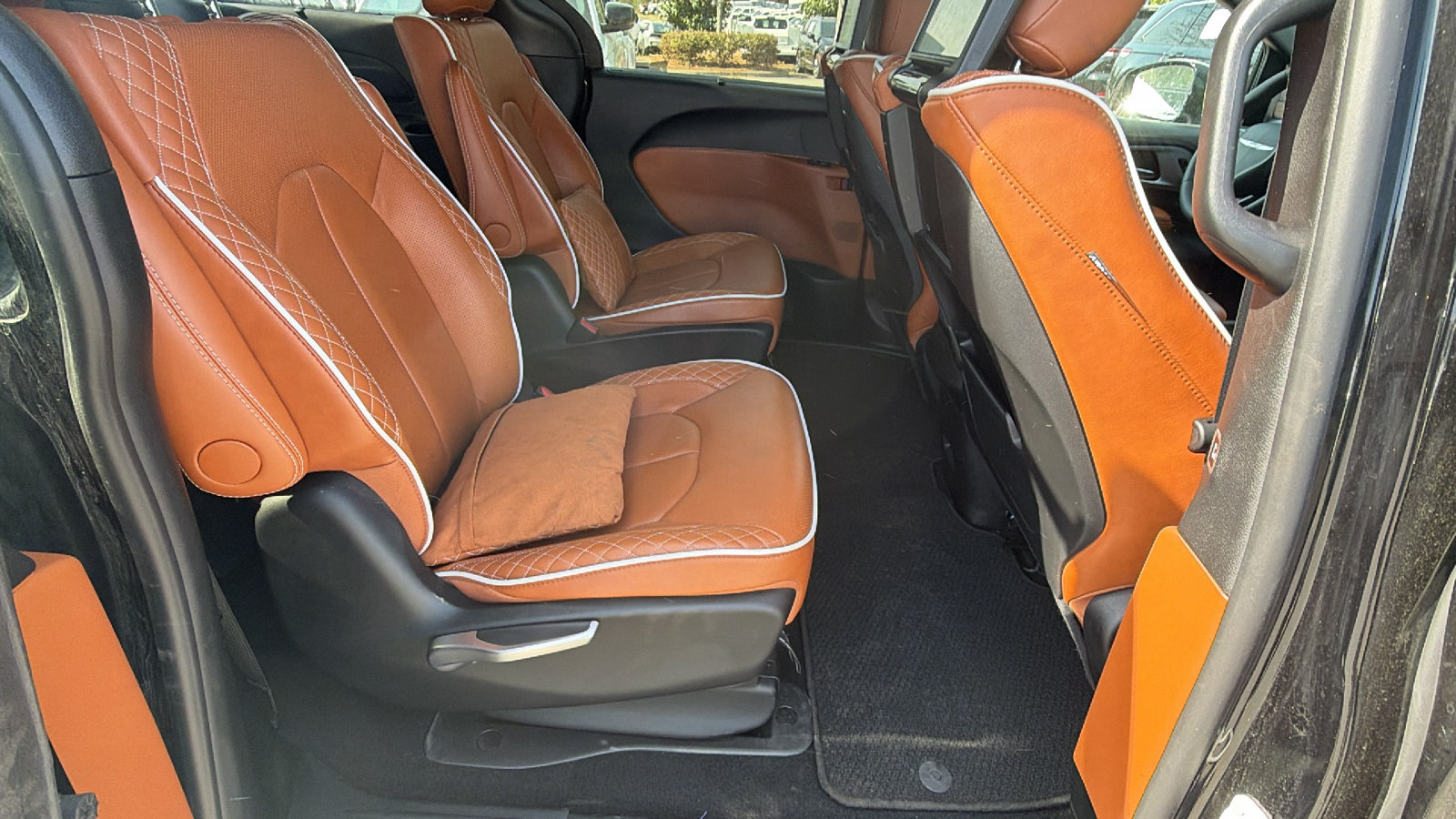 Used 2025 Chrysler Pacifica Pinnacle FWD image 21