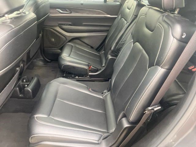 Certified 2024 Jeep Grand Cherokee L Limited w/ Luxury Tech Group II image 23
