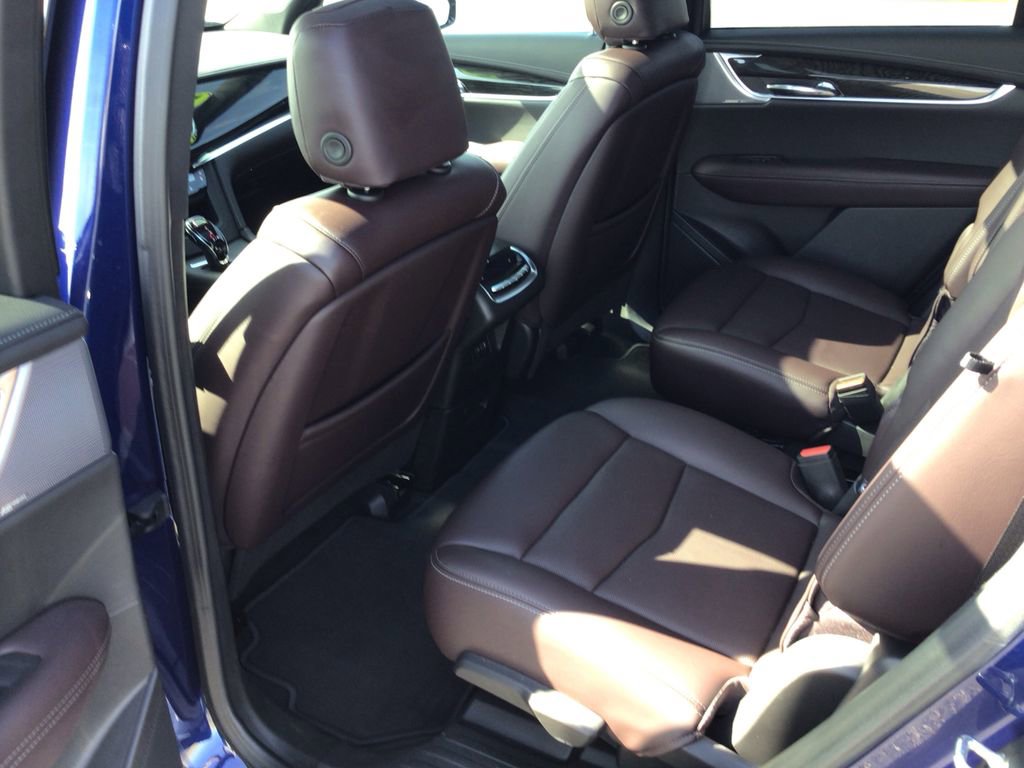 Used 2024 Cadillac XT6 Premium Luxury w/ Technology Package image 10