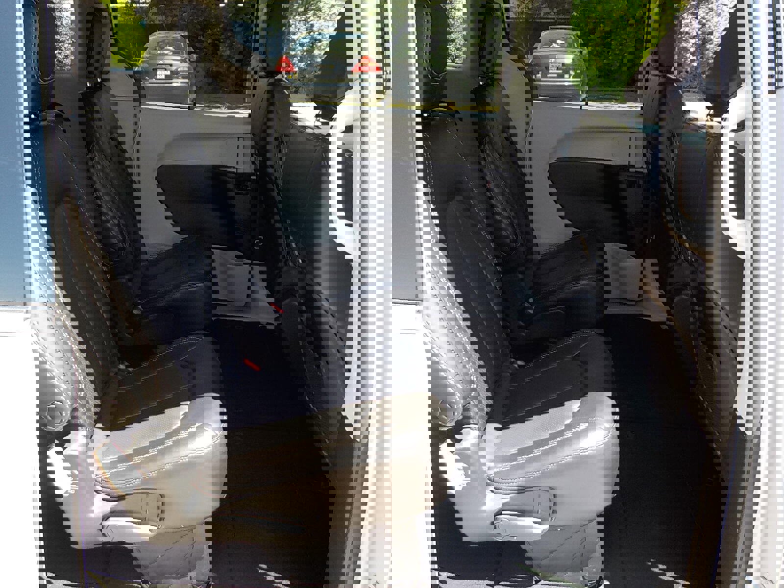 Used 2023 Chrysler Pacifica Touring-L image 14