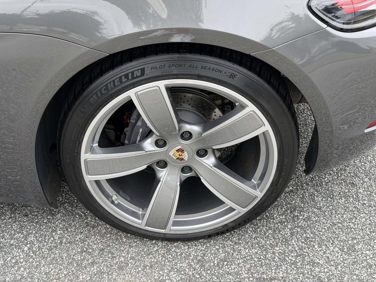 Used 2024 Porsche 718 Cayman RWD image 17