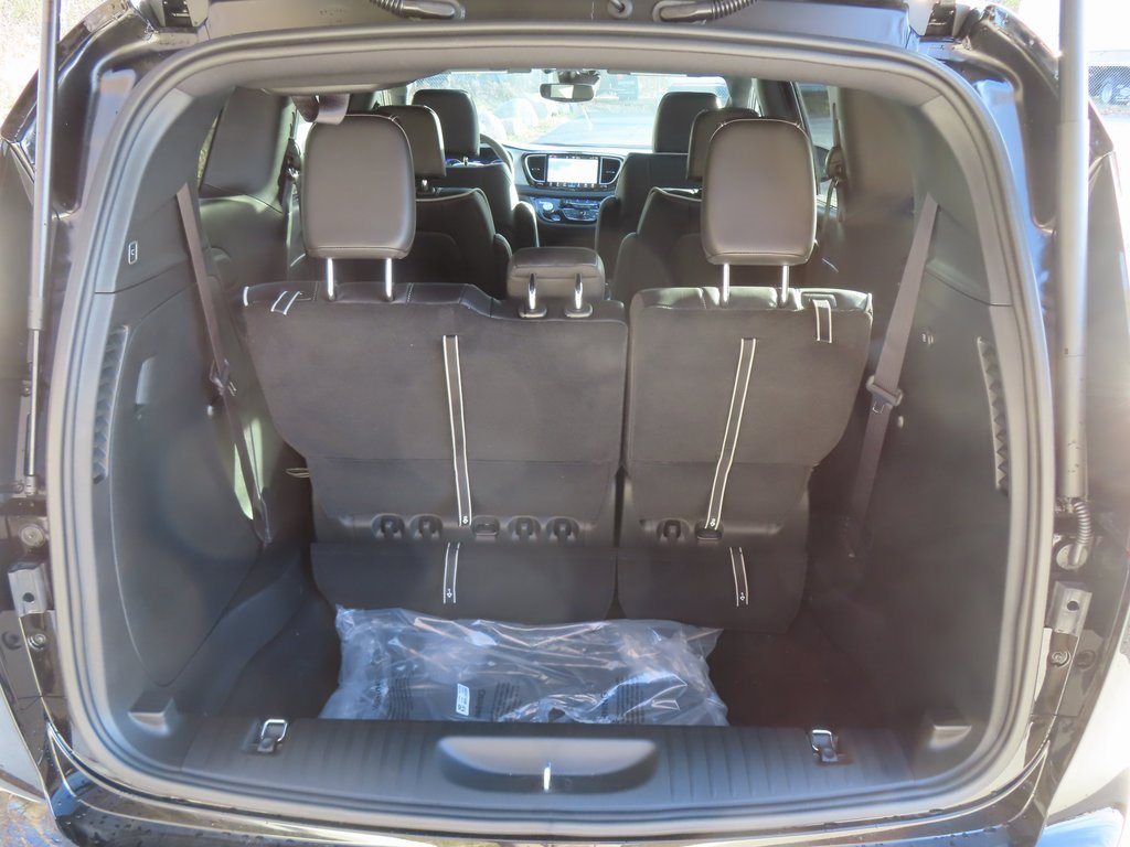 New 2026 Chrysler Pacifica Limited w/ S Appearance Package image 20