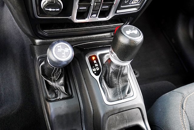 Used 2024 Jeep Wrangler Unlimited AWD/4WD image 40