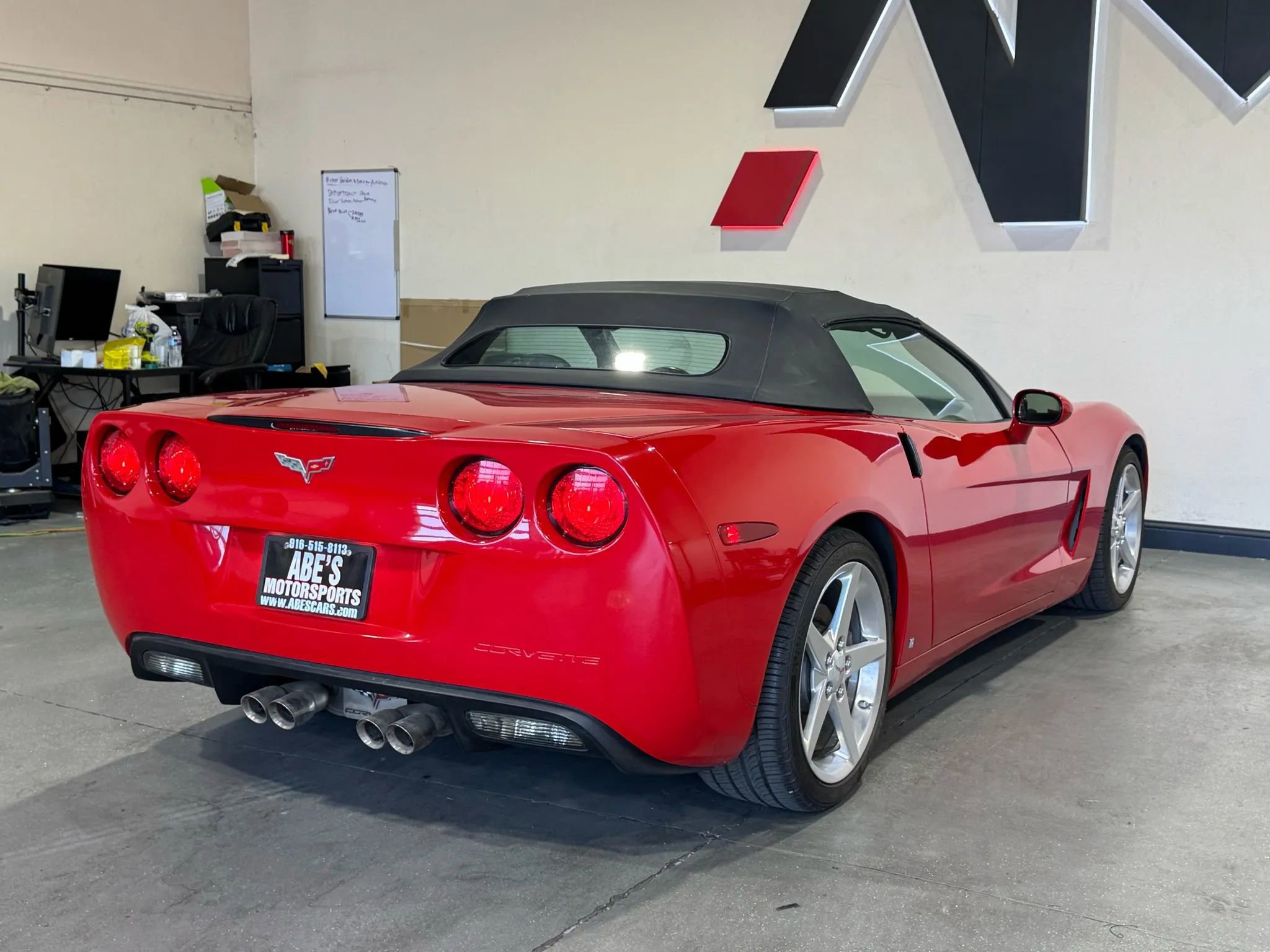 Used 2006 Chevrolet Corvette Convertible w/ Preferred Equipment Group image 12