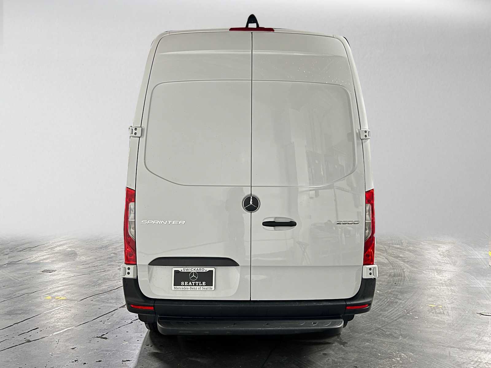 Used 2025 Mercedes-Benz Sprinter 2500 image 5