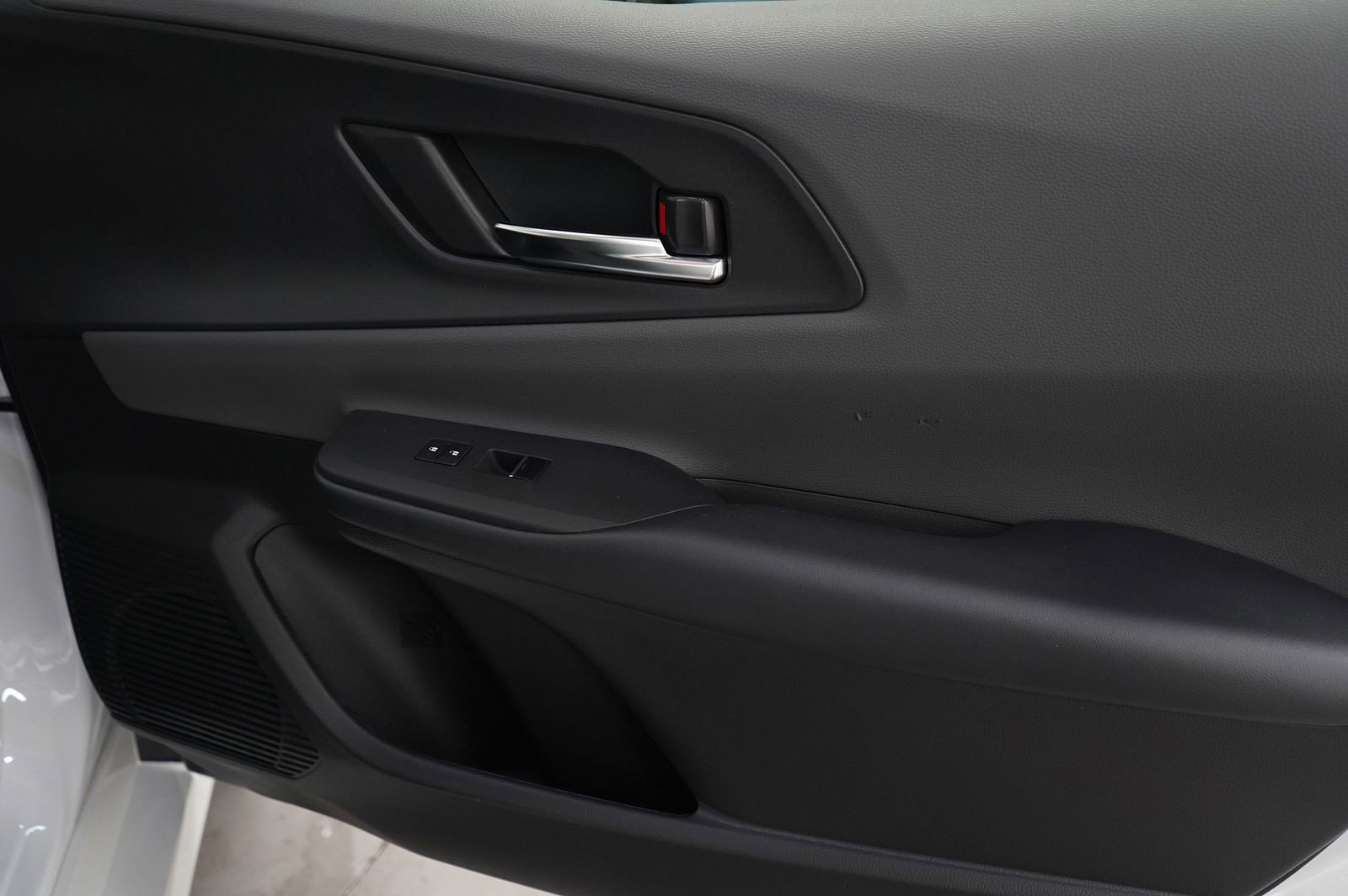 Used 2025 Toyota Prius XLE image 12