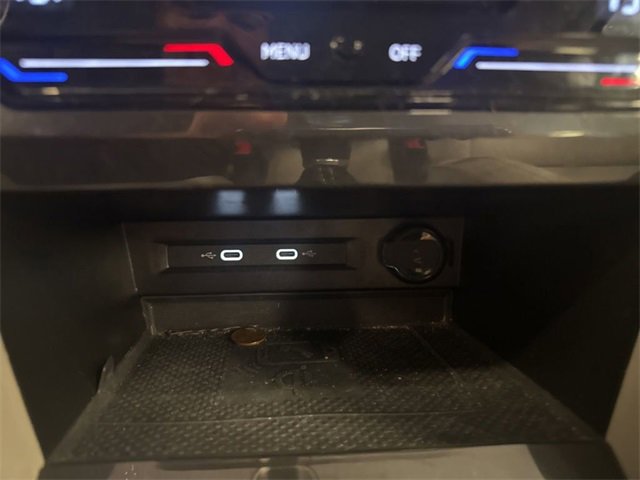 Used 2022 Volkswagen Tiguan SE image 24