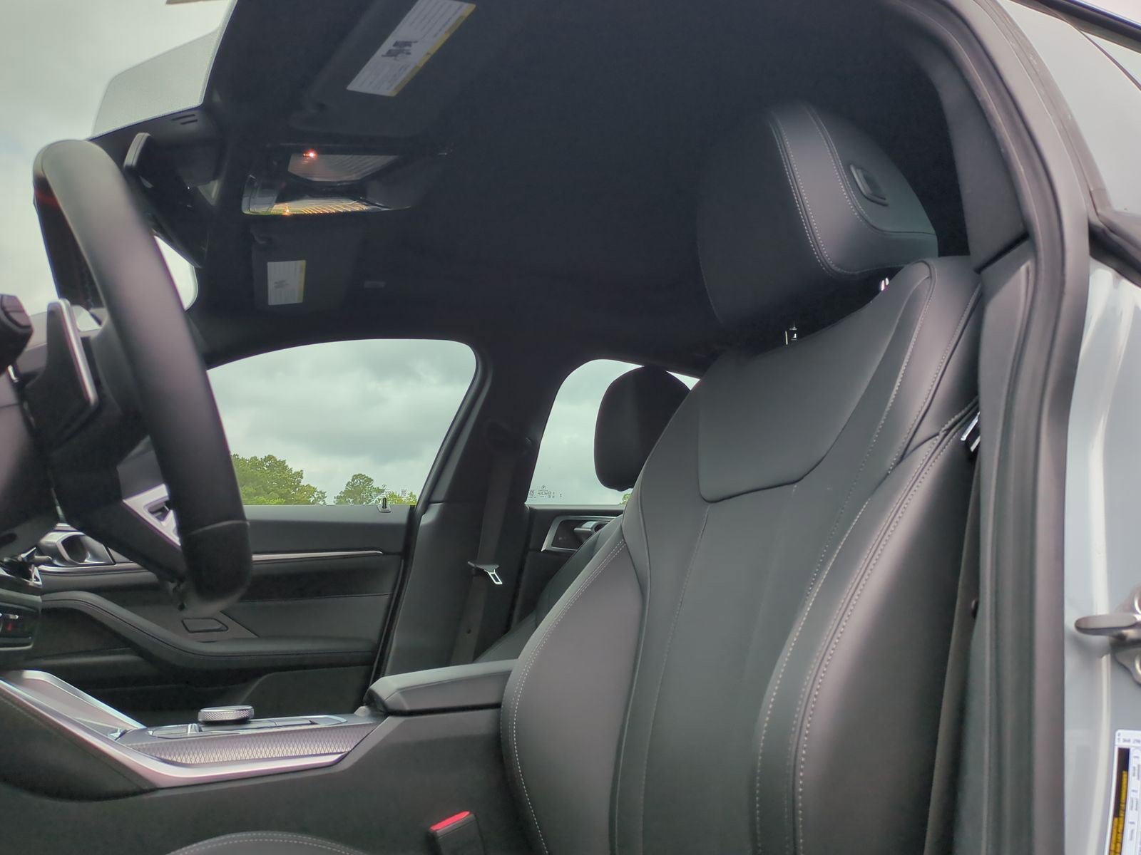 Used 2025 BMW M440i RWD image 16