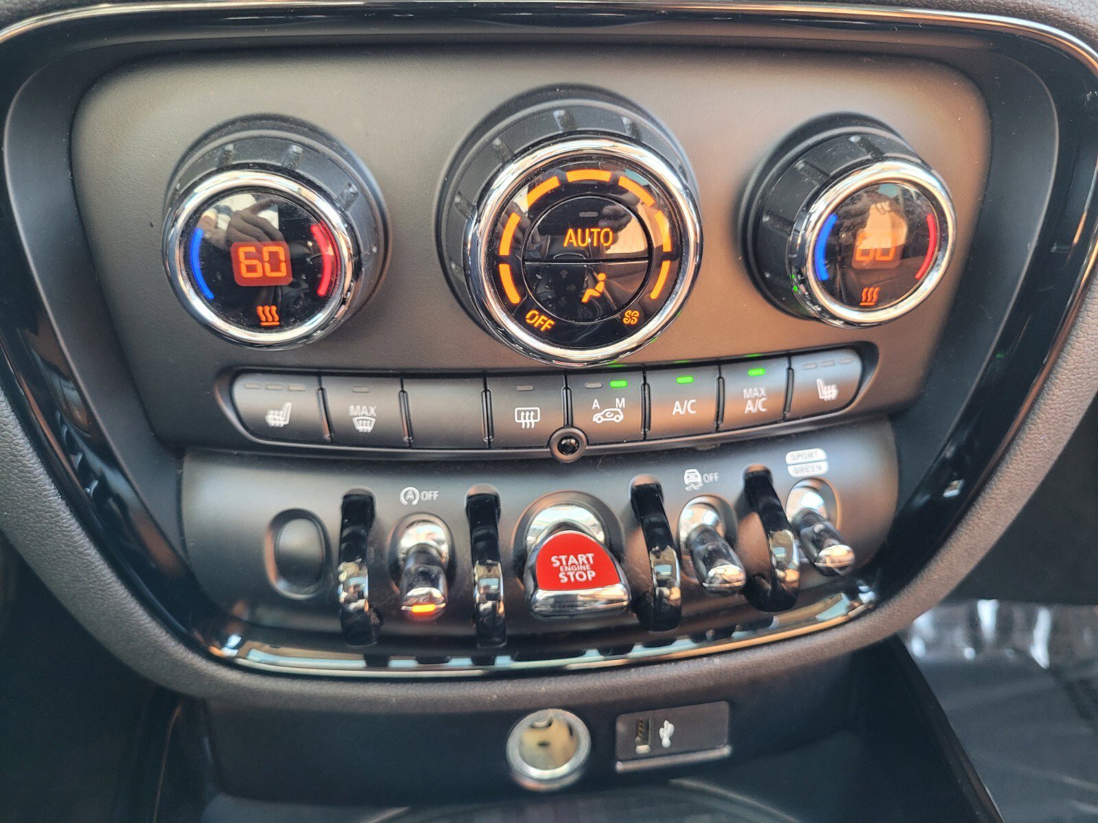 Used 2020 MINI Cooper Clubman S image 26