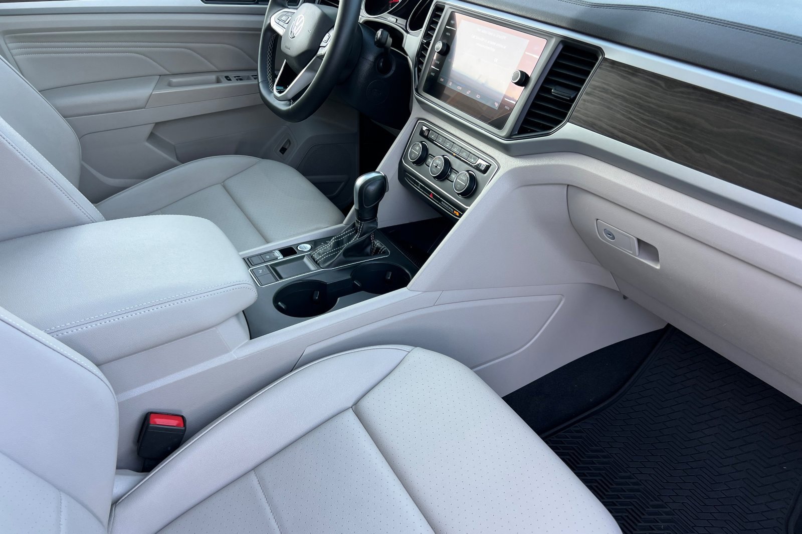 Used 2021 Volkswagen Atlas SE image 17