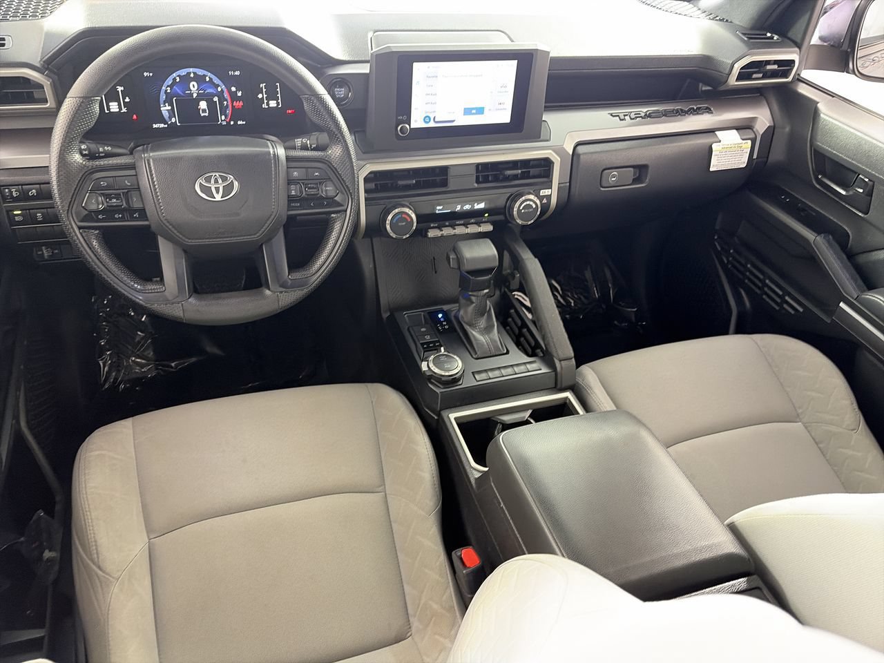 Used 2025 Toyota Tacoma SR5 AWD/4WD image 21