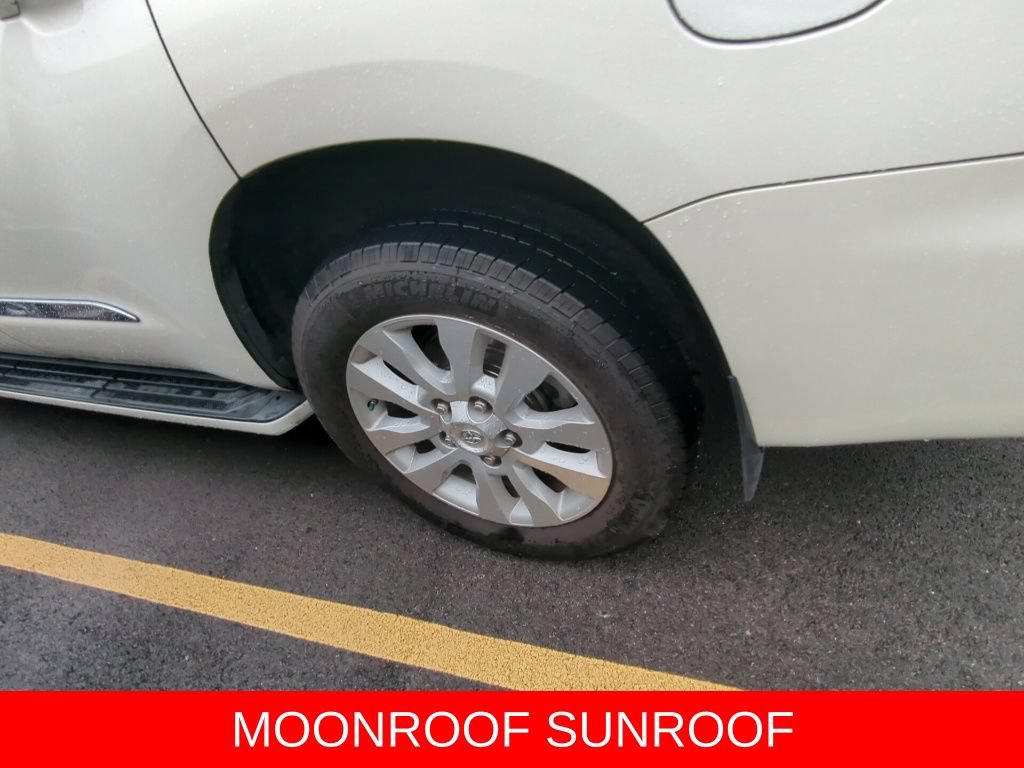 Used 2020 Toyota Sequoia Platinum AWD/4WD image 5