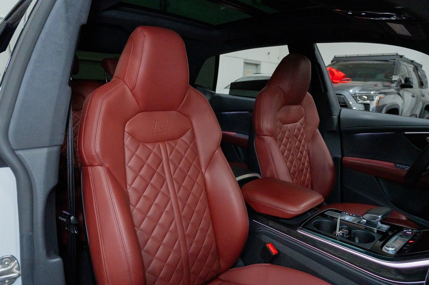 Used 2023 Audi SQ8 Prestige w/ Prestige Package AWD/4WD image 33