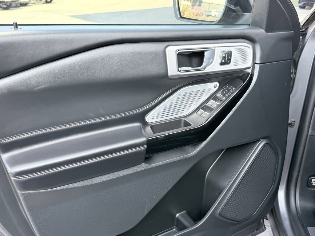 Used 2021 Ford Explorer Platinum w/ Equipment Group 601A image 20