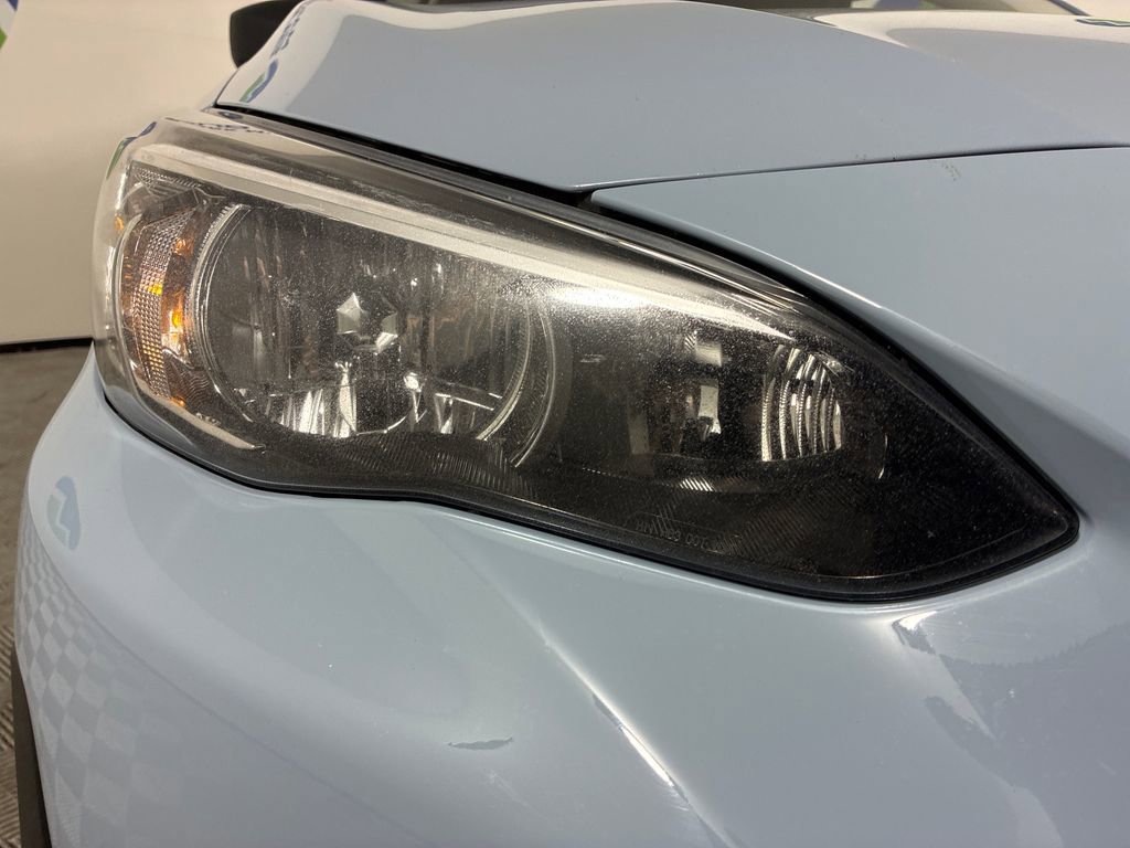 Used 2021 Subaru Crosstrek 2.0i image 2
