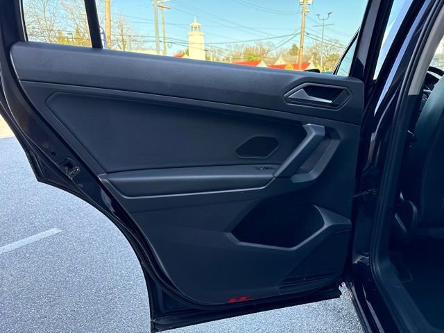 Used 2019 Volkswagen Tiguan SE image 40