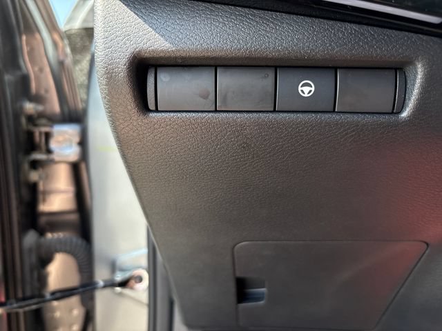 Certified 2025 Nissan Kicks SR AWD/4WD image 31