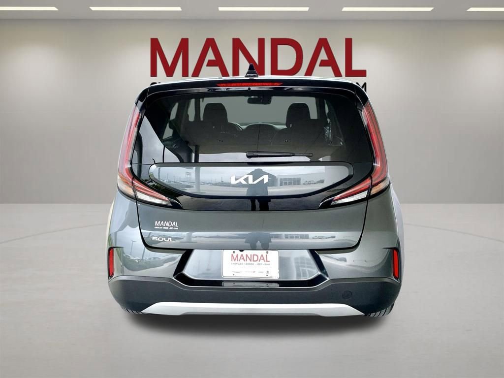 Used 2025 Kia Soul LX FWD image 7
