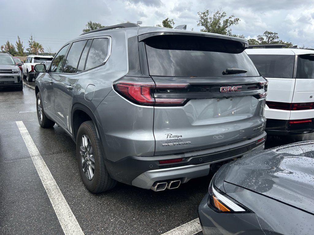 Used 2025 GMC Acadia Elevation FWD image 6