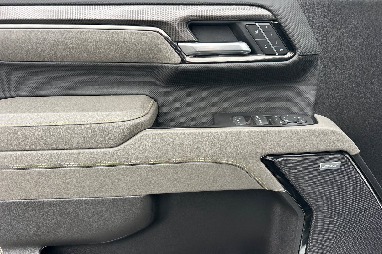 Used 2025 Chevrolet Silverado 1500 ZR2 w/ Technology Package image 10