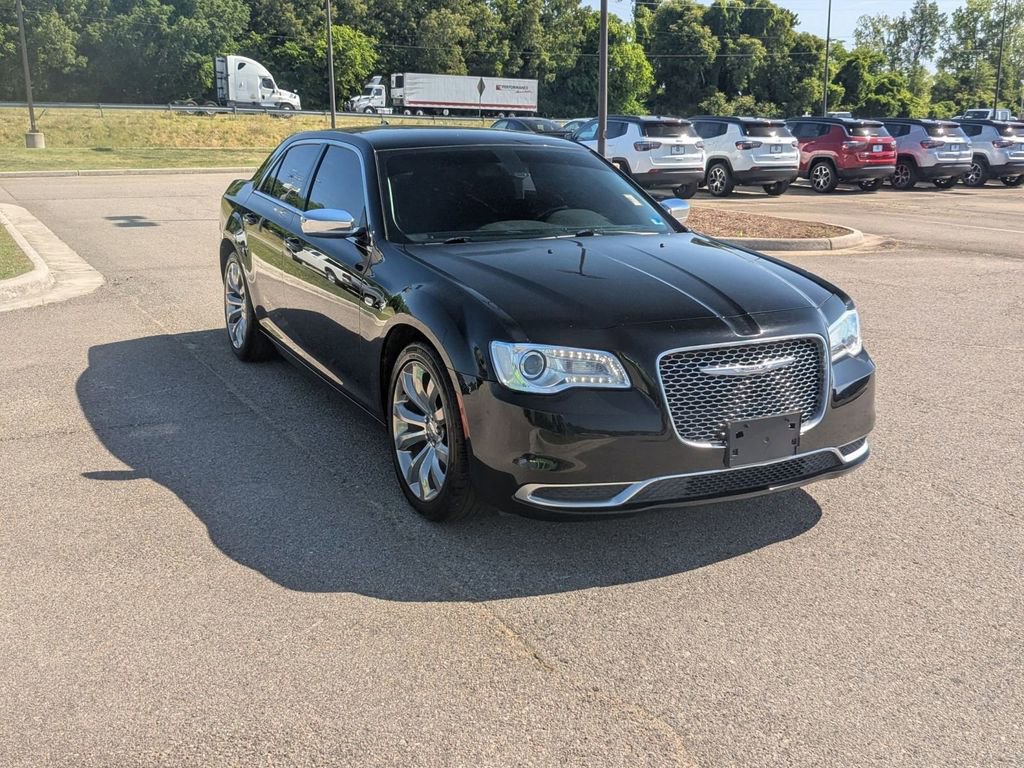 Used 2019 Chrysler 300 Touring w/ Chrome Appearance Package RWD image 7