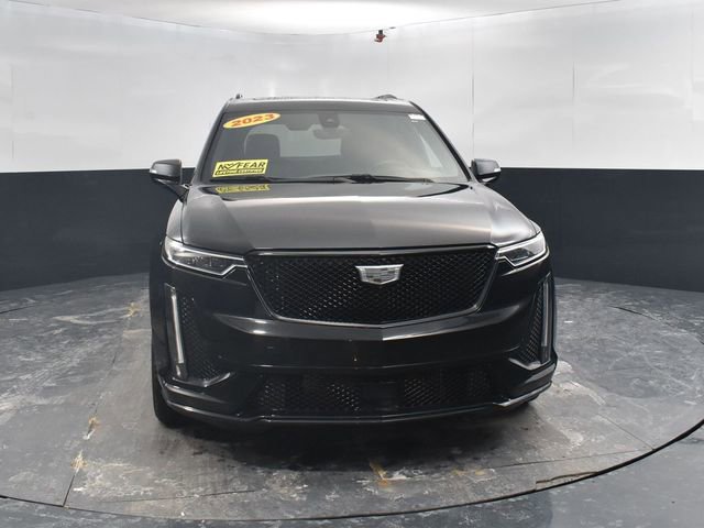 Used 2023 Cadillac XT6 Sport w/ LPO, ONYX Package image 2