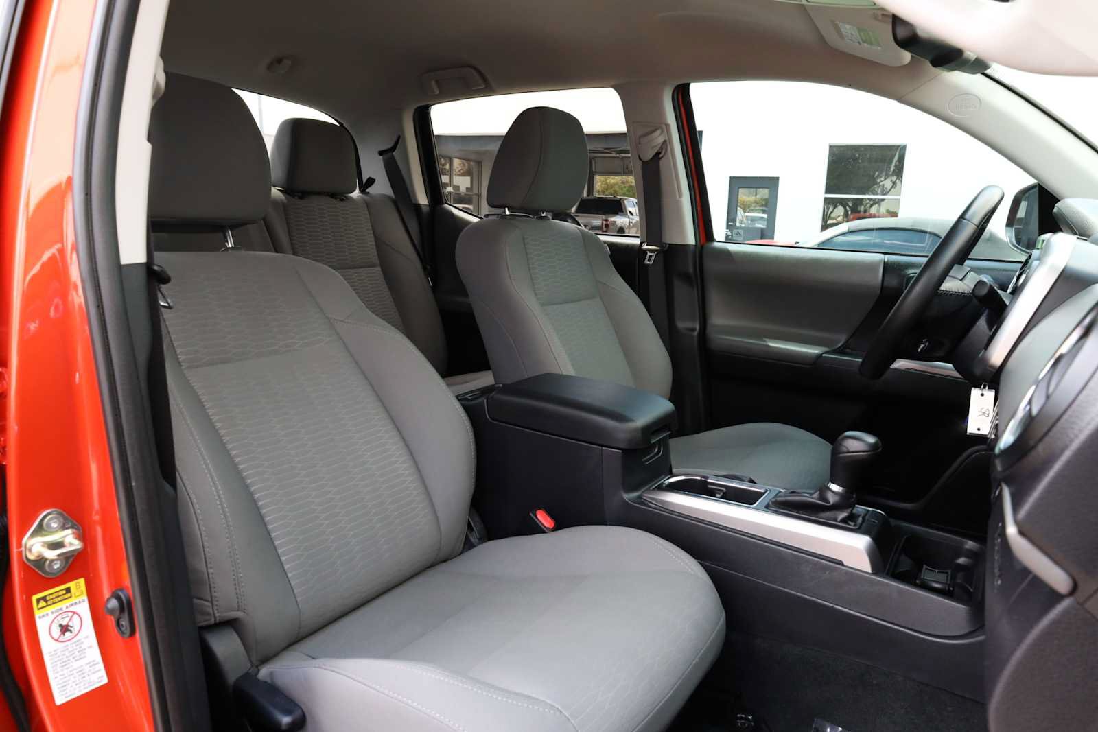 Used 2017 Toyota Tacoma SR5 RWD image 32