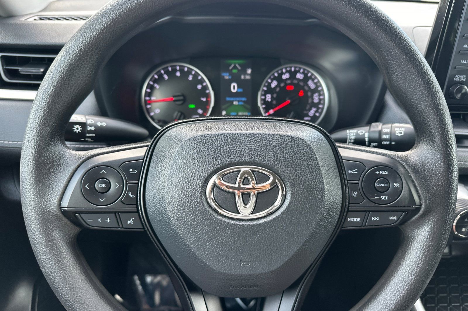 Used 2022 Toyota RAV4 XLE image 26