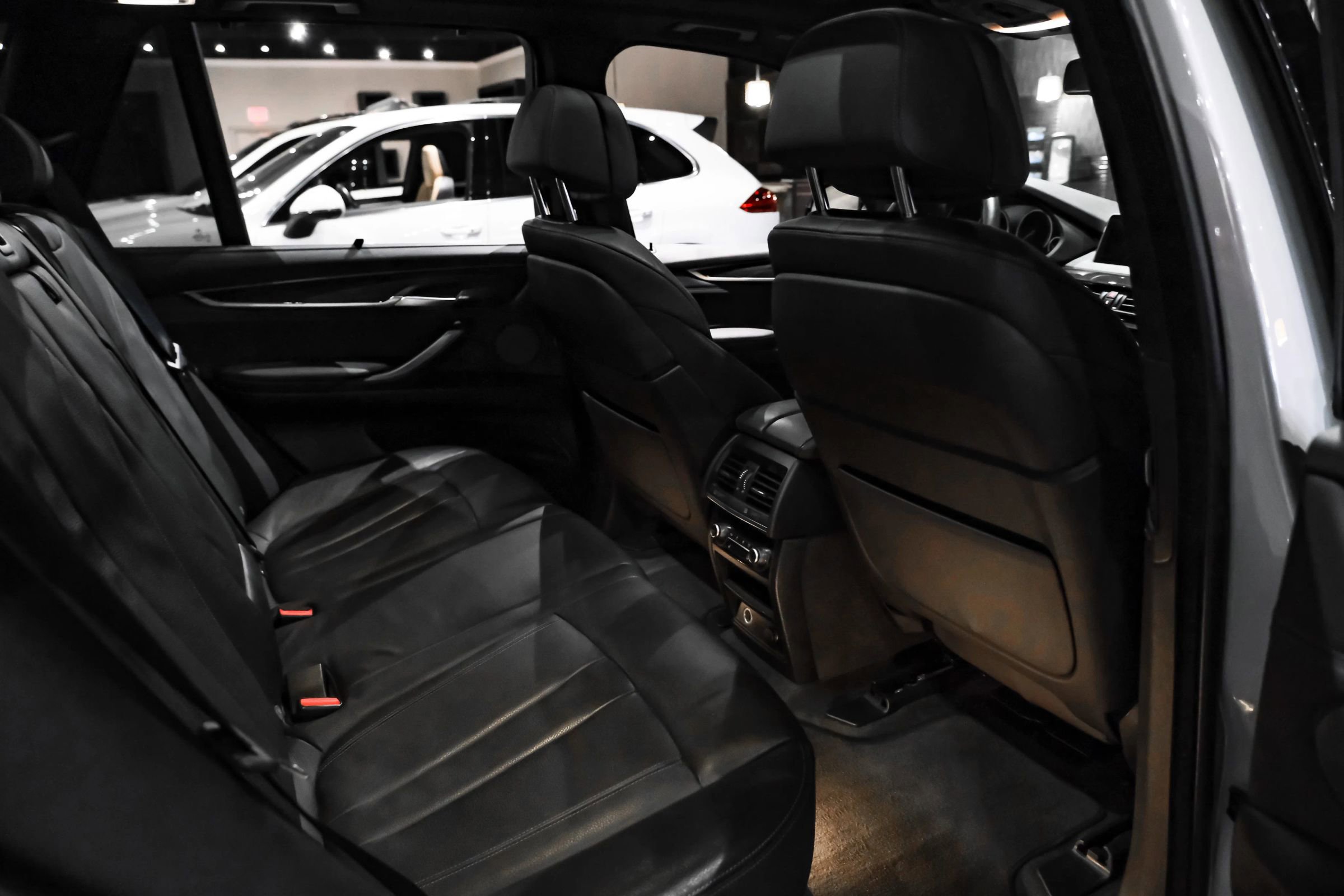 Used 2018 BMW X5 xDrive50i AWD/4WD image 37