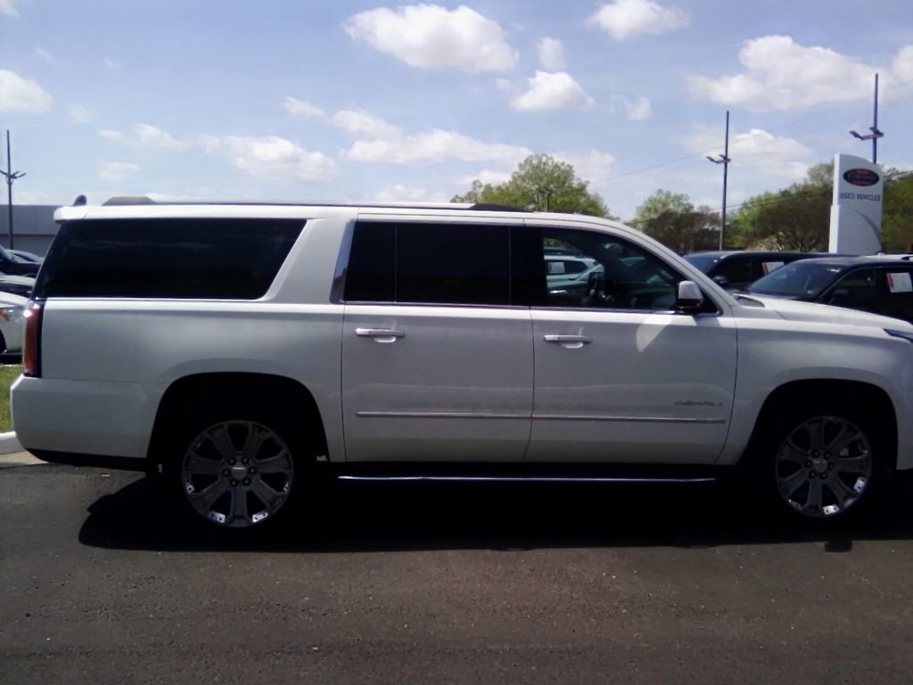 Used 2016 GMC Yukon XL Denali w/ Open Road Package image 2