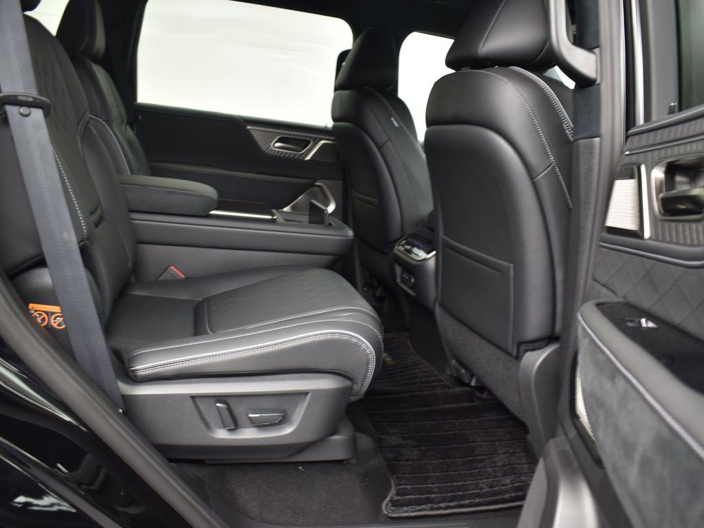 New 2026 INFINITI QX80 Autograph w/ Premium Cargo Package image 18