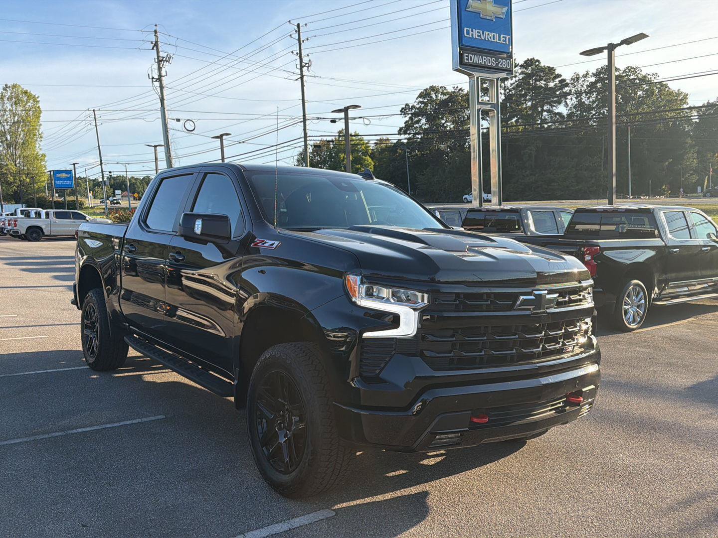 Used 2026 Chevrolet Silverado 1500 LT Trail Boss w/ LT Trail Boss Premium Package AWD/4WD image 4