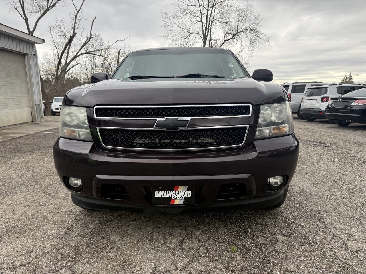 Used 2009 Chevrolet Suburban LT w/ Luxury Package AWD/4WD image 2