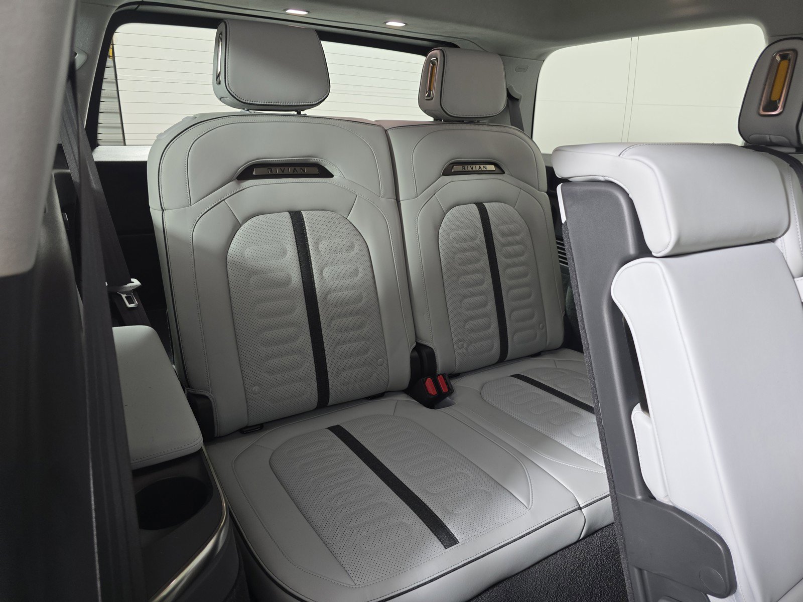 Used 2024 Rivian R1S Adventure AWD/4WD image 25